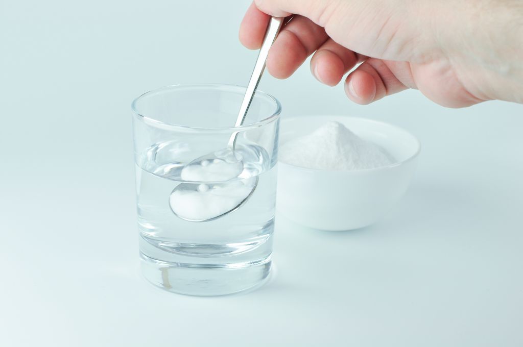 Water glass with baking soda