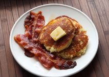 Keto fluffy pancakes