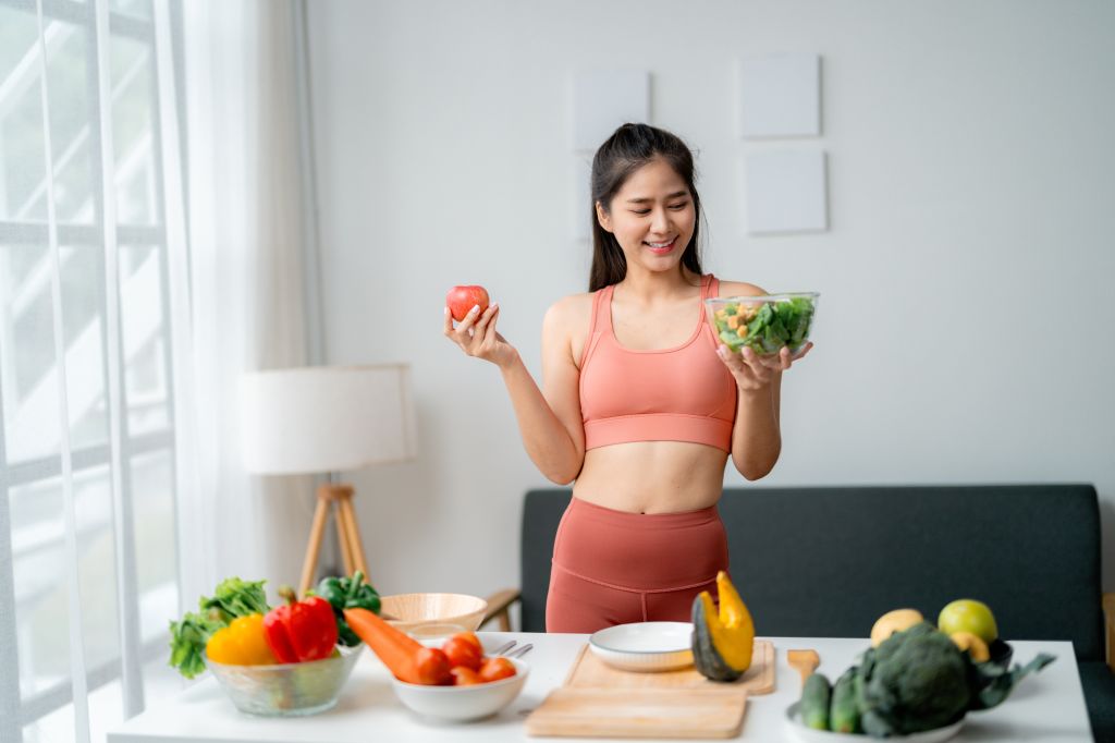 Woman with healthy eating habits 