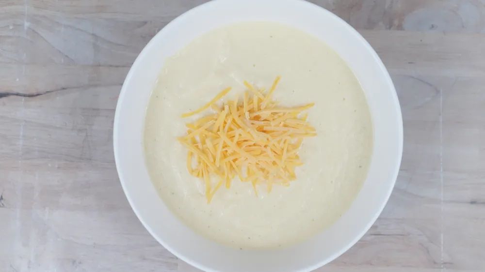 Cauliflower queso dip 