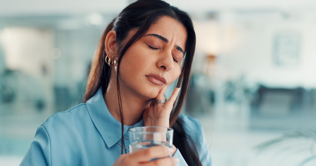 Woman with toothache 